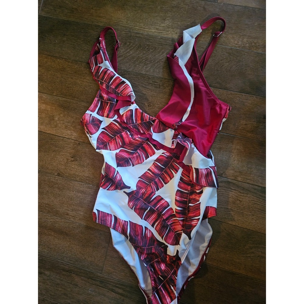 One piece Unbranded bathing suit Adjustable Straps "V" neck with ruffle size L
